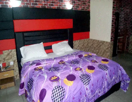 Tiffany Hotels and Towers Отели в г. Осуаха