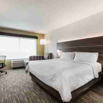 Holiday Inn Express & Suites WELLAND by IHG Rooms