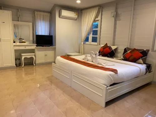 Ratathara Resort Hotels in Amphoe Bang Pakong