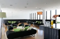 Open Village Sports Hotel & Spa Club - ที่มีบาร์