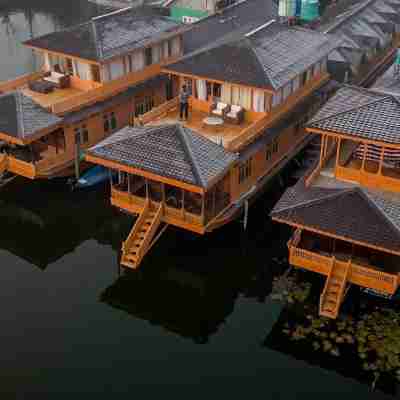 New Jacquline Heritage Houseboats Hotel Exterior