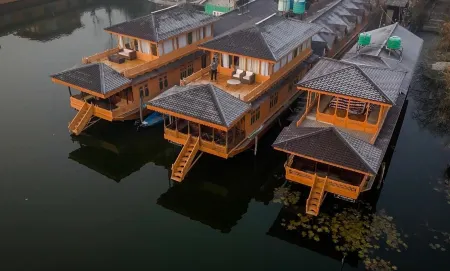 New Jacquline Heritage Houseboats