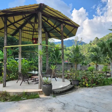 Rock Forest Chalet