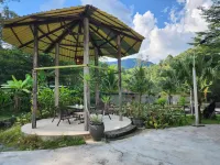 Rock Forest Chalet 부킷 데사 다마이 하이킹 트레일 주변 호텔