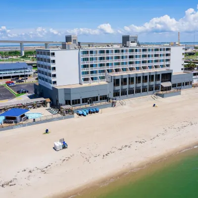 DoubleTree by Hilton Corpus Christi Beachfront Hotels near Texas State Aquarium
