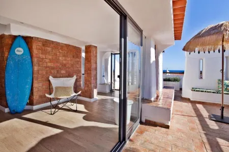 The Salty Lodge Отели в г. Лагос