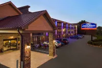 Howard Johnson by Wyndham Pigeon Forge Hotels in Pigeon Forge
