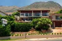 18 on Kloof Guest House Hôtels à : Gordons Bay