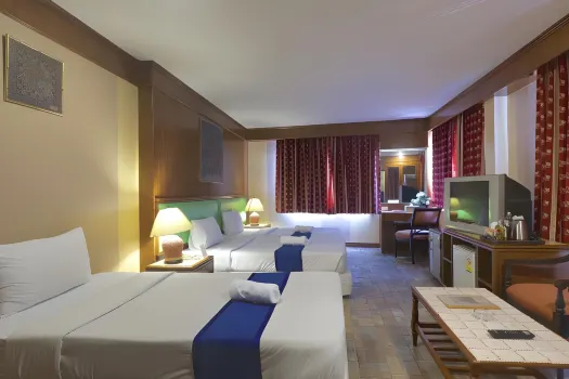 Silom Avenue Inn Hotels near Gemoria