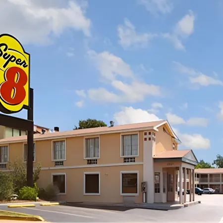 Super 8 by Wyndham Austin Downtown/Capitol Area