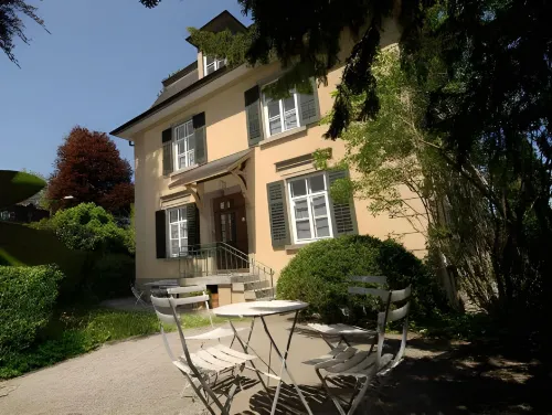 The Bed + Breakfast - Mountain view