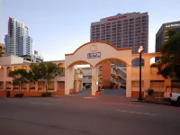 Baymont by Wyndham San Diego Downtown - Parkplatz