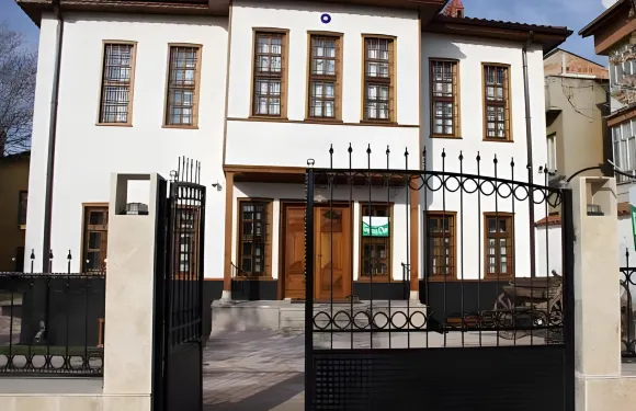 科尼亞戴爾維士酒店