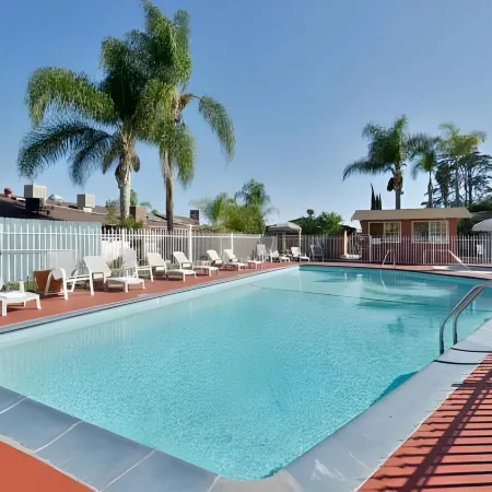 Fallbrook Country Inn