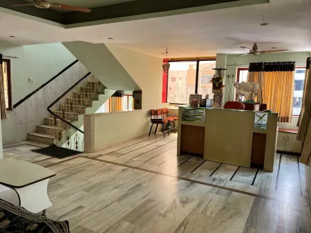 Hotel Pushpa Inn Отели в г. Банаскантха