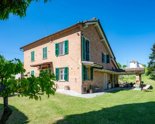 Il Valletto Hoteles en Mombaruzzo