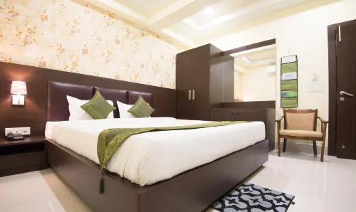 Treebo King's Court Chandrasekharpur - 3-Star