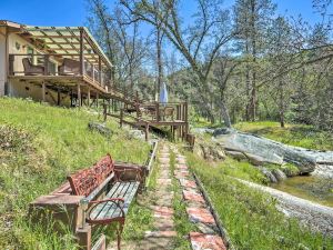 Gorgeous Oakhurst Retreat w/ Swimming Hole!