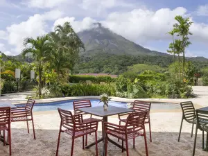 Hotel Arenal Kioro Suites & Spa