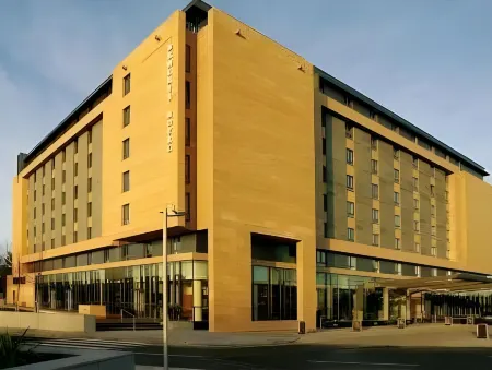 Clayton Hotel Leopardstown Отели в г. Dun Laoghaire