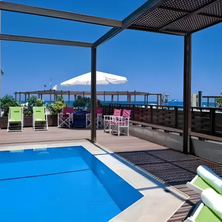 Steris Elegant Beach Hotel & Apartments