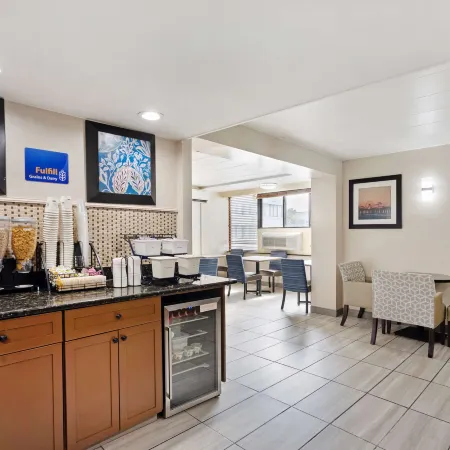 Best Western Atlantic City Hotel Отели рядом с достопримечательностью «Atlantic City Historical Museum»