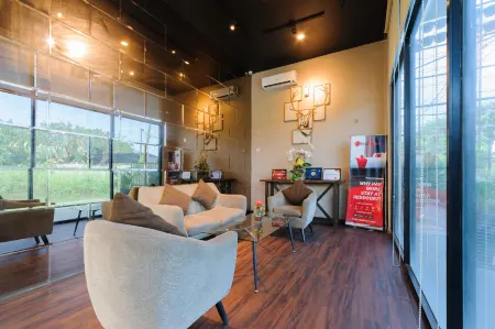 RedDoorz Plus Near Universitas Sumatera Utara Отели в г. Padang Bulan Selayang II