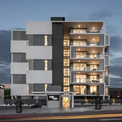 Argo Serviced Apartments Hotel dekat Fresh on Crown Caffe