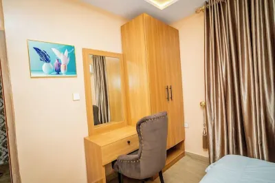 House 13 Hotel
