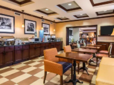 Hampton Inn Buffalo-Williamsville Hotels in Amherst