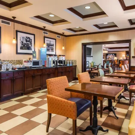 Hampton Inn Buffalo-Williamsville
