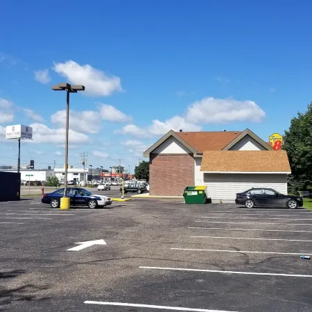 Super 8 by Wyndham St. Cloud