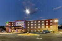 Holiday Inn Express & Suites Dawsonville Hotels in Forsyth County