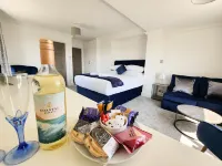 Sea View - 1 Bed Suite - Ocean Breeze - Port Eynon Hotels in Port Eynon