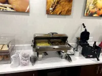 亞特蘭大馬裡埃塔舒適飯店（靠近棒球場/購物中心） - 早餐
