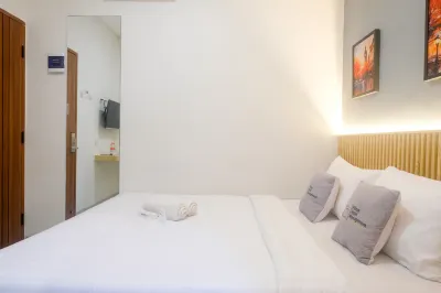 UpCity Express Hotel Semarang by Pillow Hotel dekat Hutan Brayo Dan Sarang Burung BlekoK