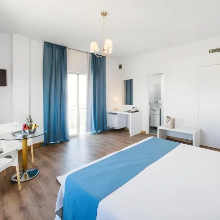 Mikes Kanarium City Hotel Отели в г. Ларнака