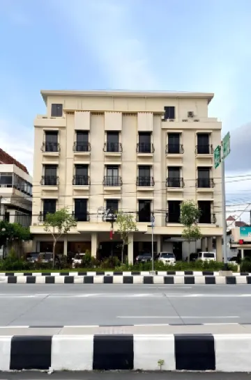The Amrani Syariah Hotel Hotels near Solo Square