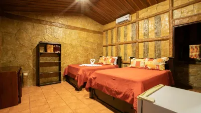 Hotel Las Orquideas Hotels near El Salto (Rope Swing)