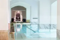 NH Collection Prague Carlo IV - Pools
