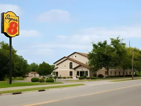Super 8 by Wyndham Red Wing Отели в г. Ред-Уинг