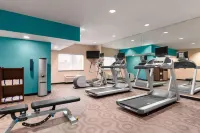 Fairfield Inn & Suites Saginaw فنادق في Kochville Township