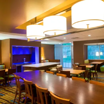 Fairfield Inn & Suites Cambridge