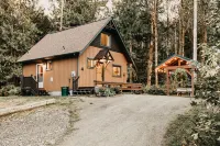 Mt. Baker Lodging - Cabin #67 - Private 2-Story Cabin with a Private Hot Tub!