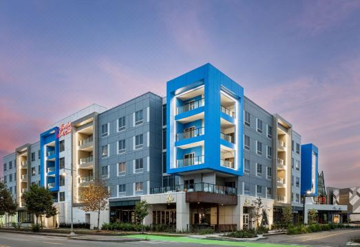 햄프턴 인 & 스위트 다운타운 수영장