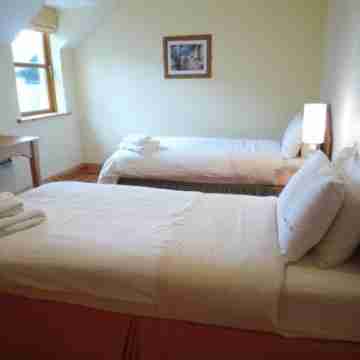 Dingle Courtyard Cottages 2 Bed Sleeps 4 Rooms