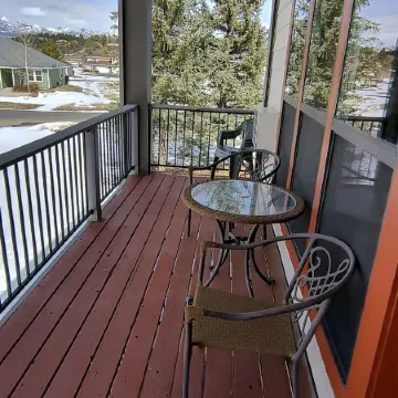 Pagosa Uptown Condo w/Queen Loft. Pet Friendly!