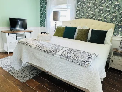 La Casita POOL & GAME ROOM!