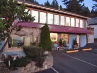 SeaView! CityCenter Directv WiFi,GasFire,Covered Parking.Extended stays welcome.