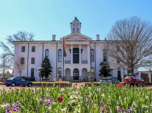 The Vault - Perfect Location!